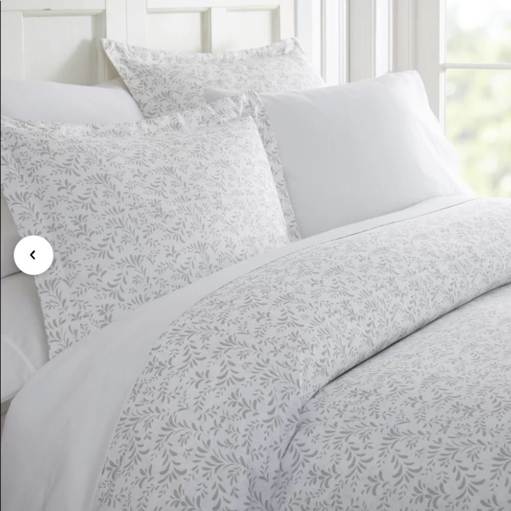 Queen duvet cover & 2 shams